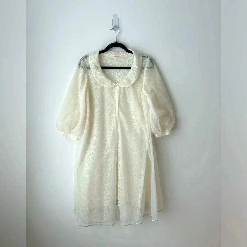 Vintage Cream Lace Robe